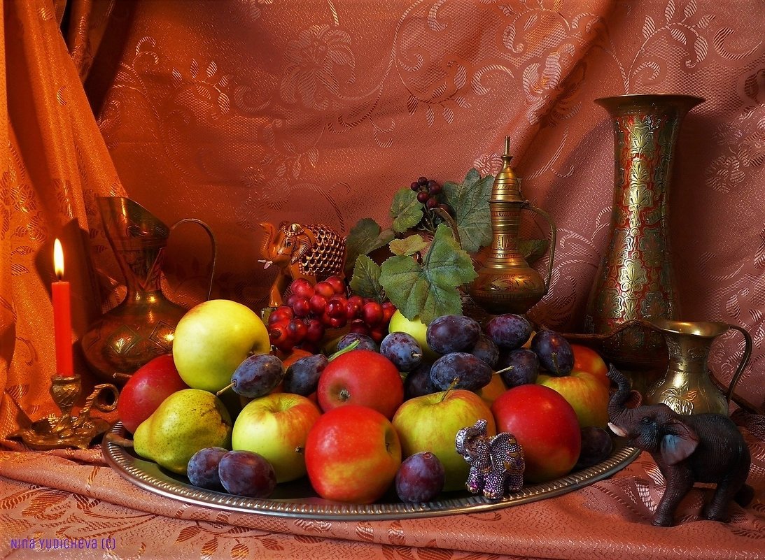 Поднос с фруктами - Nina Yudicheva