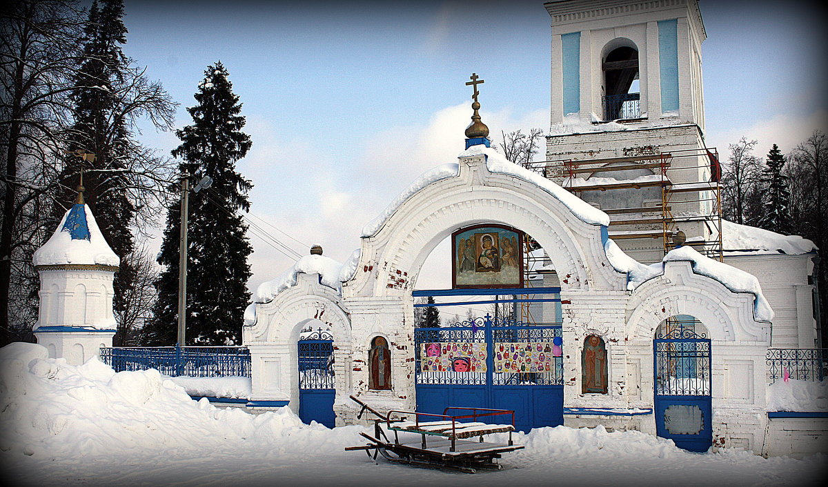 Церковь Иконы Божией Матери Владимирская (1703 г.) село Маврино. - Любовь 