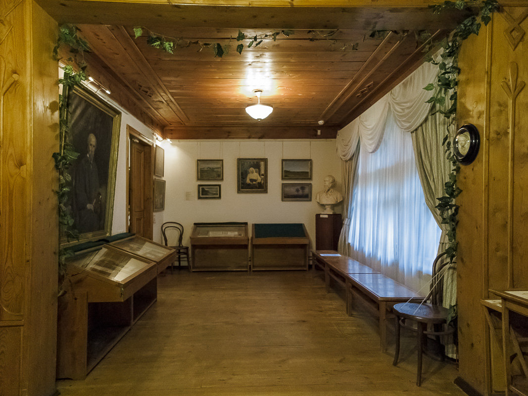 Одна из комнат в доме П.П. Чистякова. - Олег Бабурин