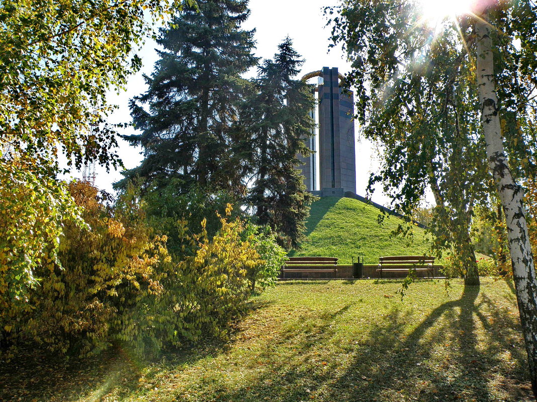 Памятник погибшим - Валерий Тарасов