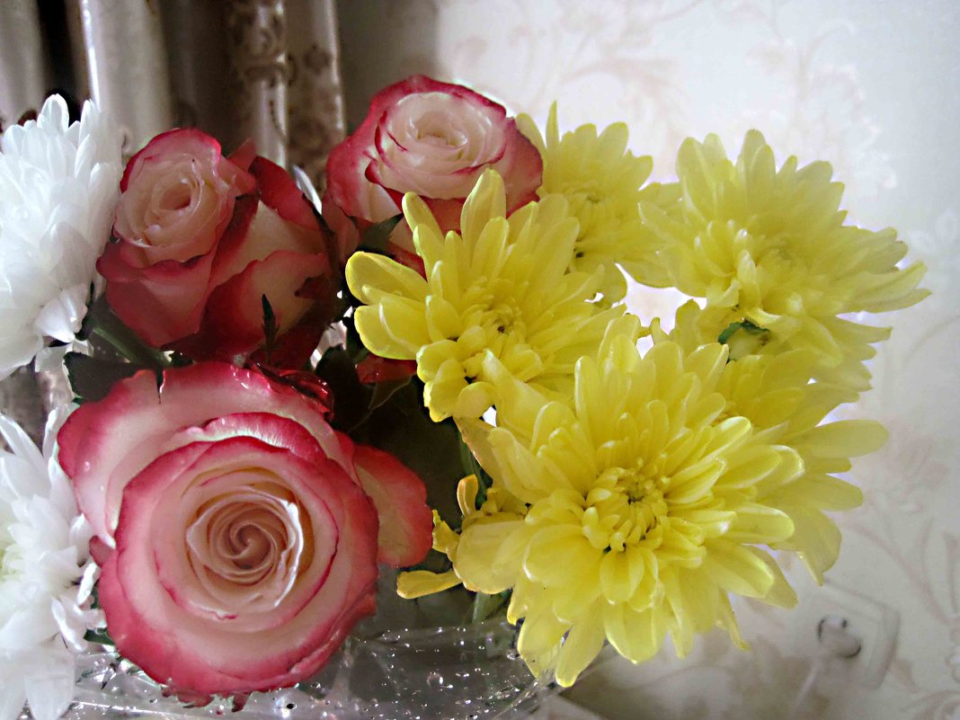 Букет из роз и хризантем - Елена Семигина