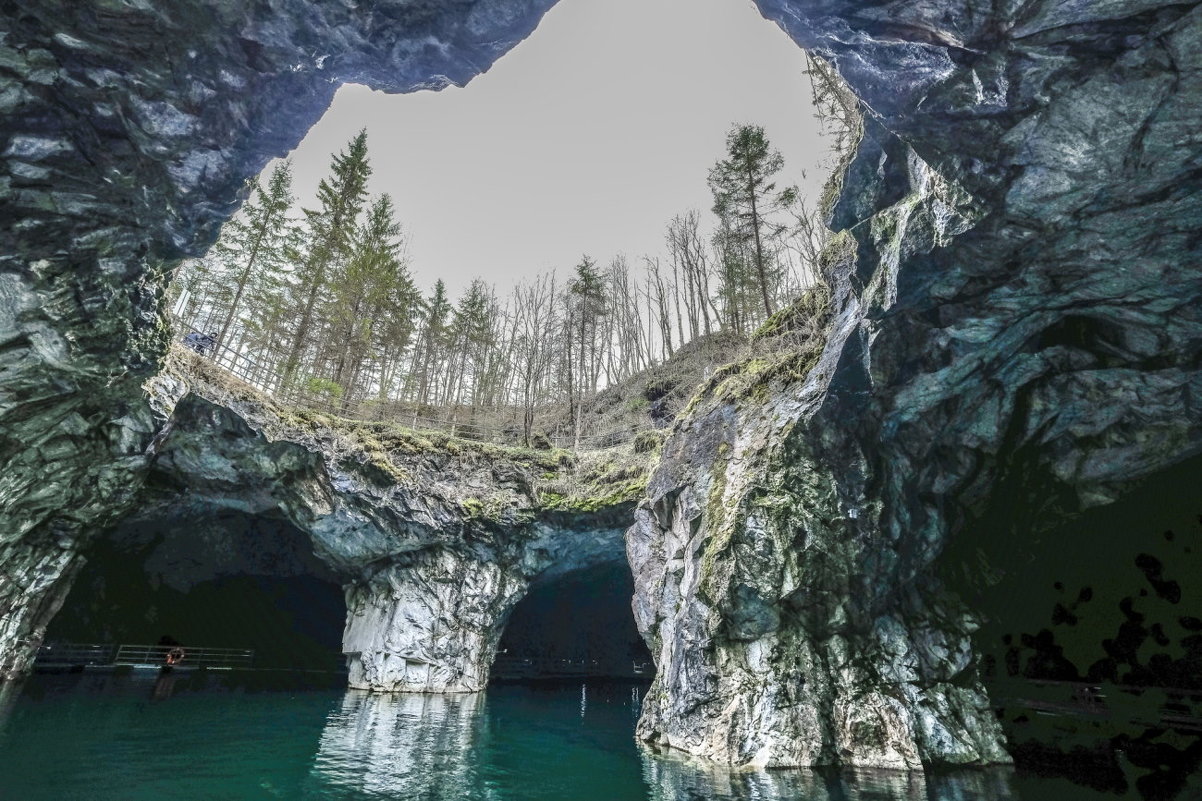 пещерное мраморное озеро - Георгий А