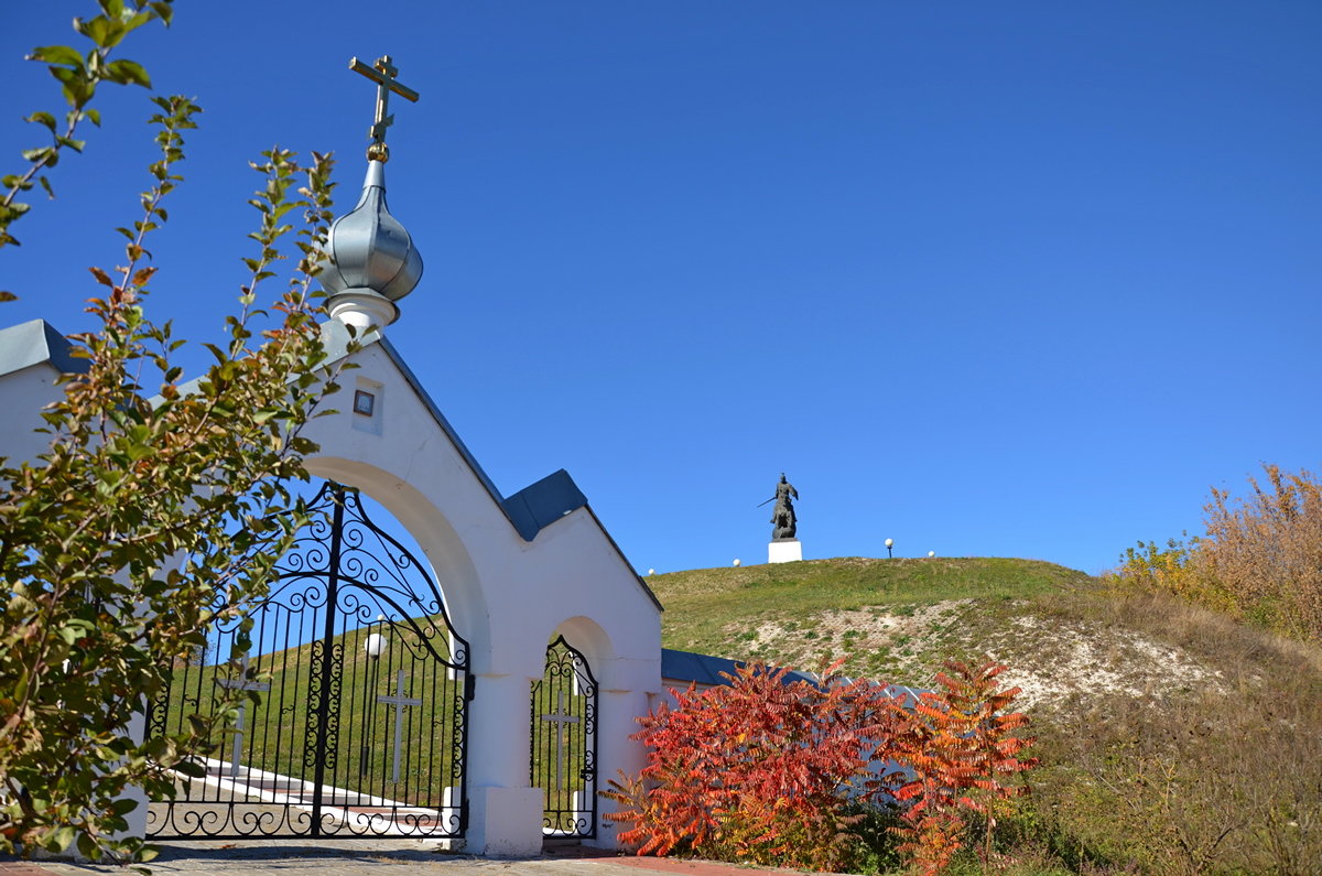 Вход в монастырь - Сеня Белгородский