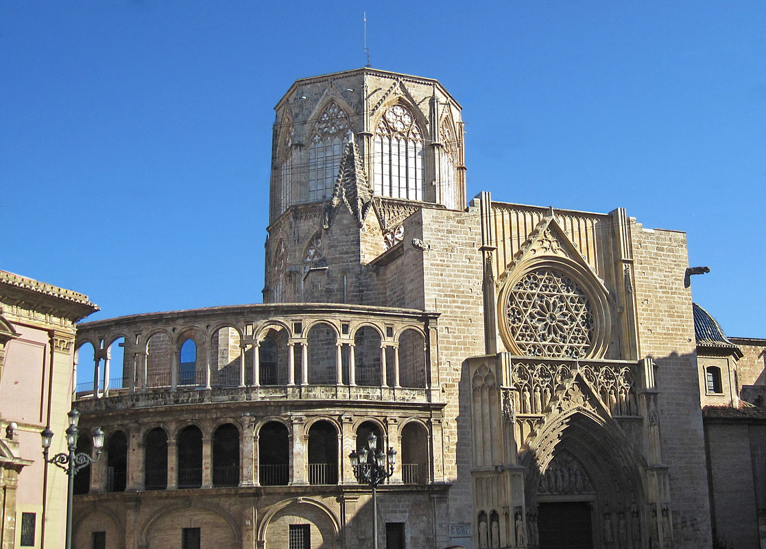 Кафедральный собор святой Марии в Валенсии с Чашей Грааля - ИРЭН@ .
