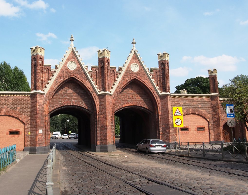 Бранденбургские ворота в Калининграде - elena manas