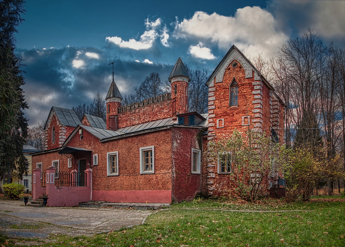 Дом с приведениями - Mikhail Andronikov