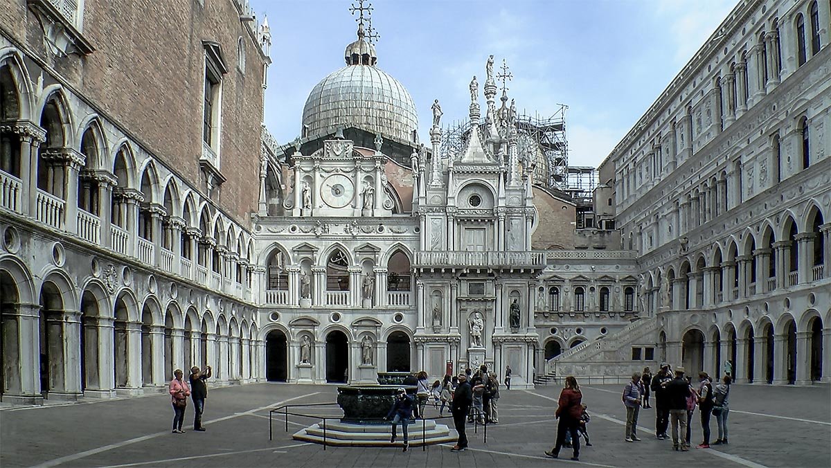 Venezia. Cortile del Palazzo Ducale. - Игорь Олегович Кравченко