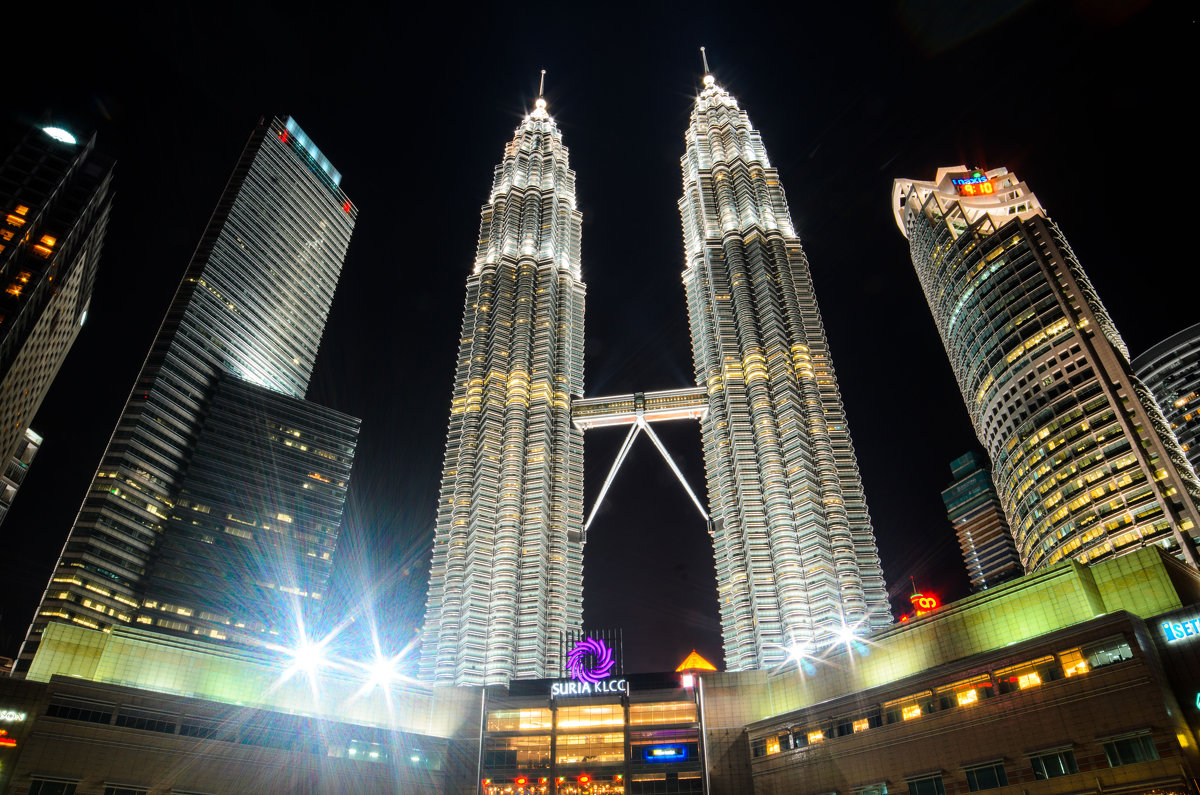 Башни Petronas. Куала-Лумпур. Малайзия - Павел Сытилин