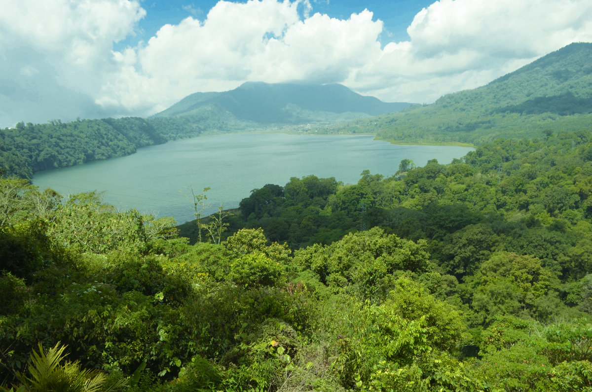 Озеро в горах на острове бали - Вероника Алатырева
