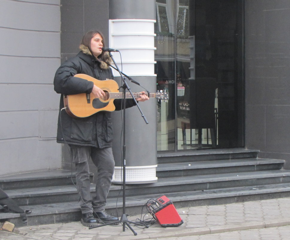Музыка на улице - Александр Скамо