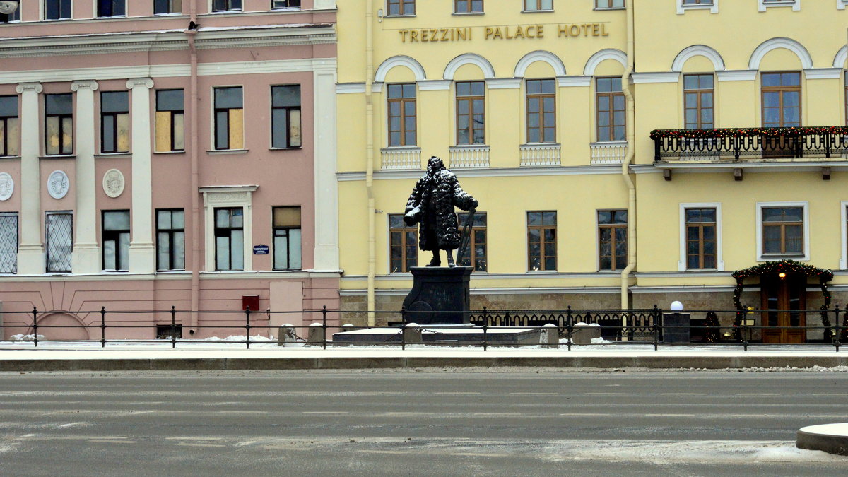 памятник Строителю города - Сергей 