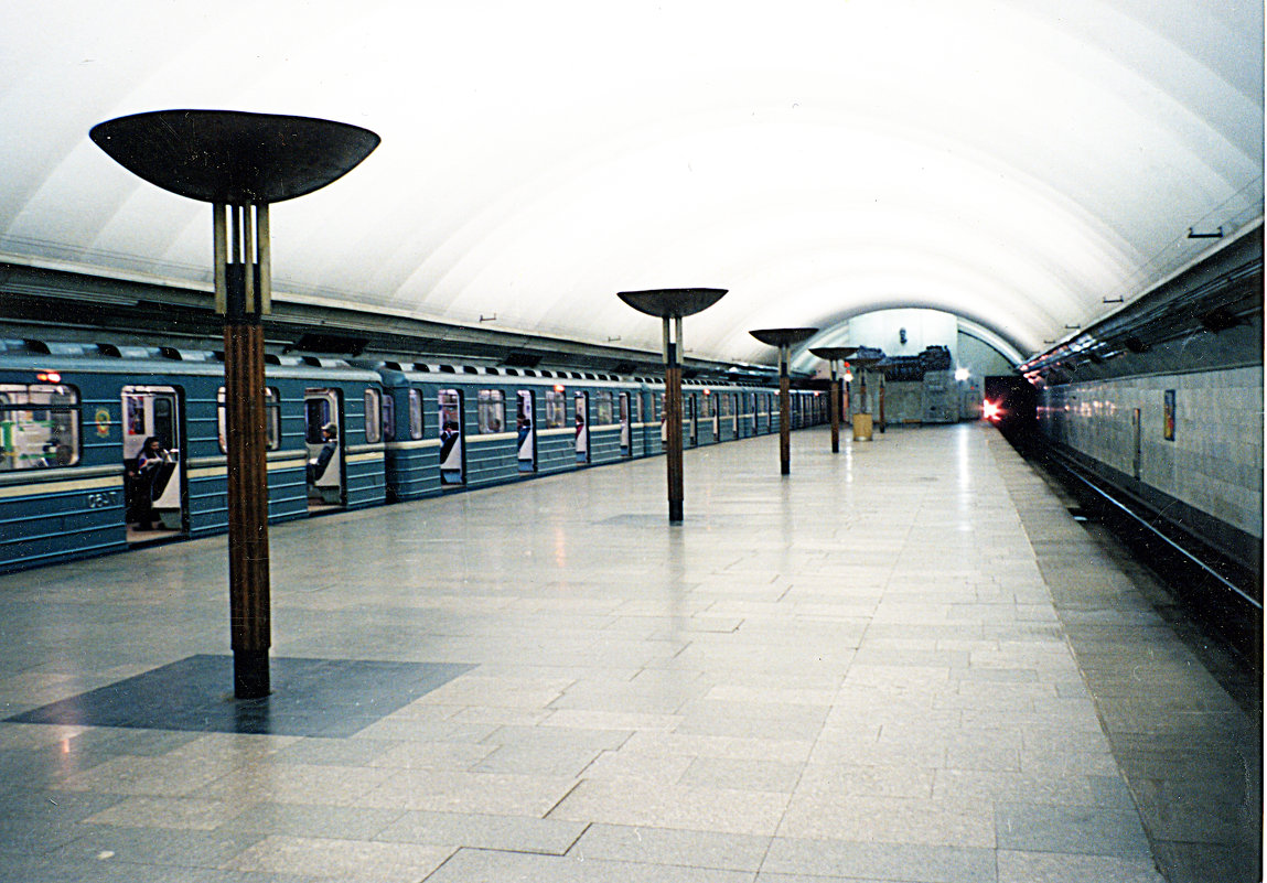 Станция метро Обухово. Санкт-Петербург - Валерий Подорожный