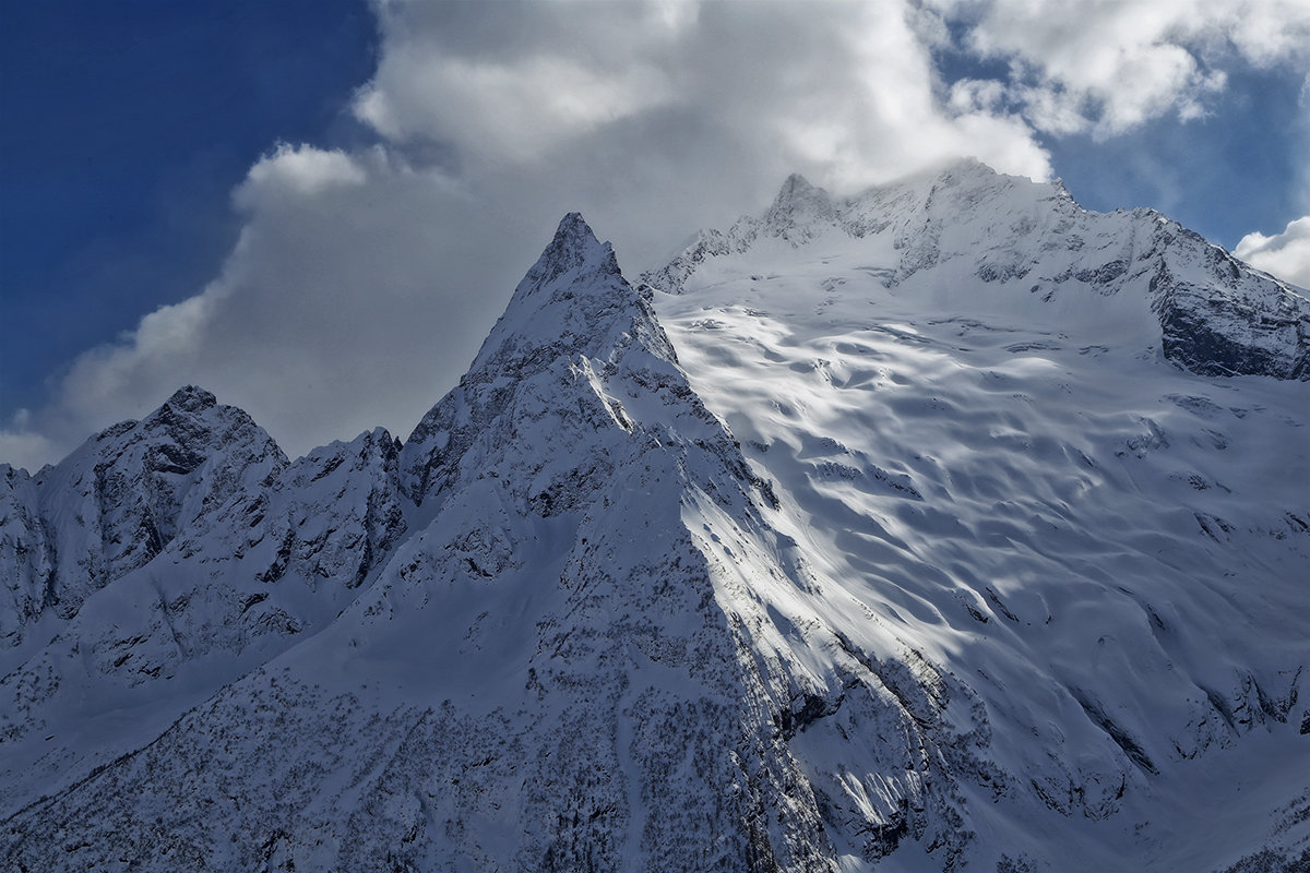 Пик Инэ (3455м), горный массив Джугутурлучат (3921 м) - Леонид Сергиенко