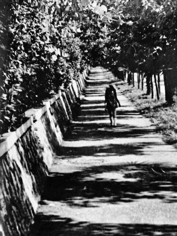 Одинокая путешественница  ( Старые фотографии 1977г.) - alteragen Абанин Г.