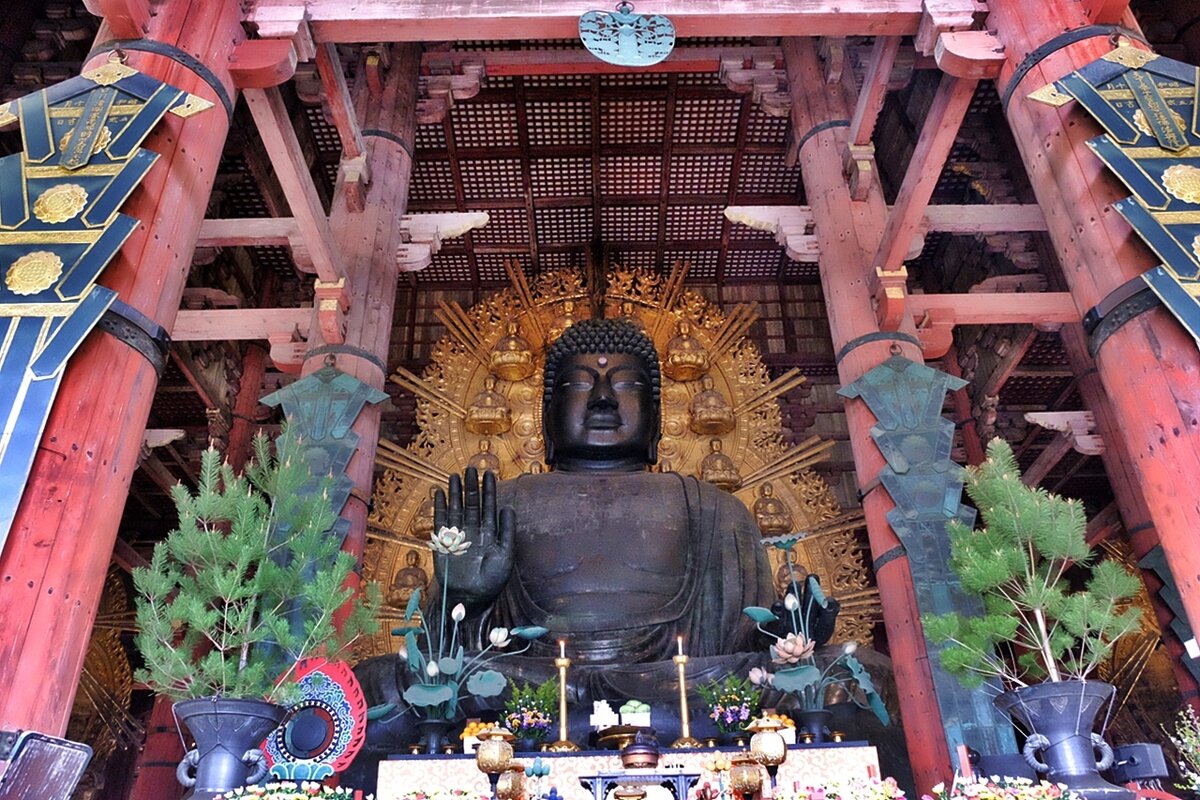 Нарa Япония. Бронзовая статуя сидящего Будды Вайрочана. Храм Тодай-дзи - wea *