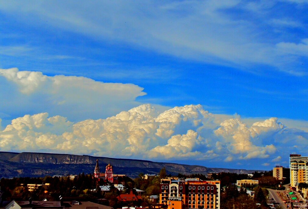 Кучевые  облака над  горным - Евгений БРИГ и невич