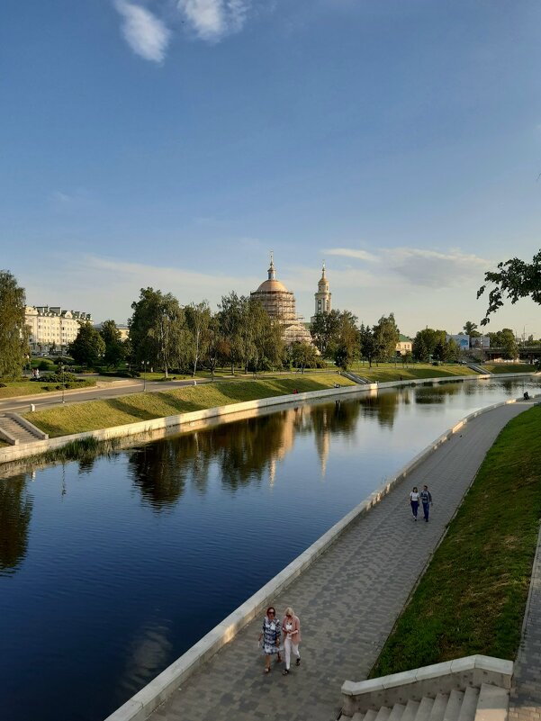 Вид на реку и храм - Николай Филоненко 