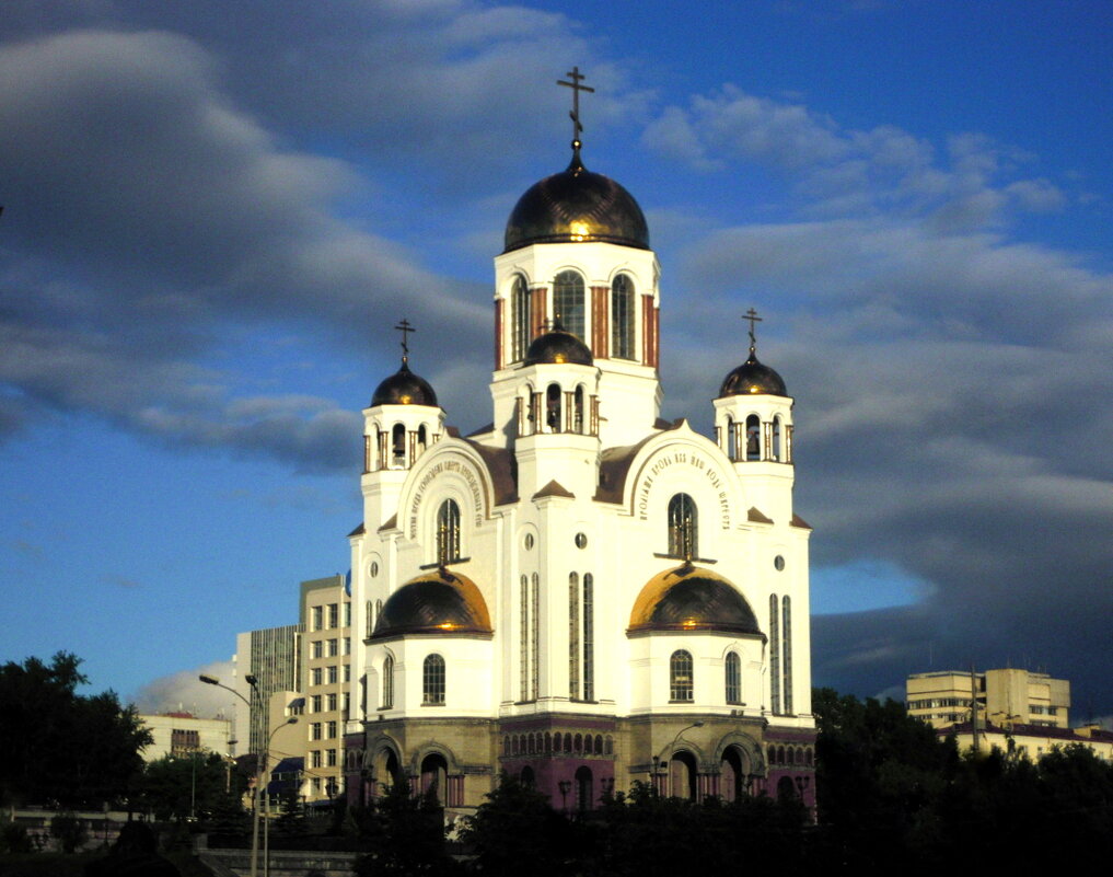 Церковь-памятник на крови во имя Всех Святых в земле Российской просиявших - Анна Суханова