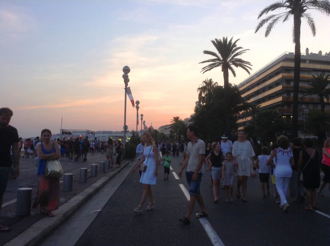 На Английской набережной.(Promenade des Anglais)  Ницца - Гала 