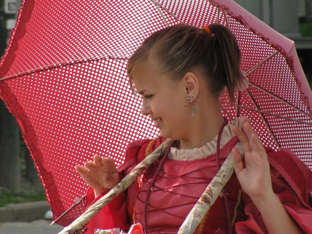 Девушка и зонтик. - игорь кио 