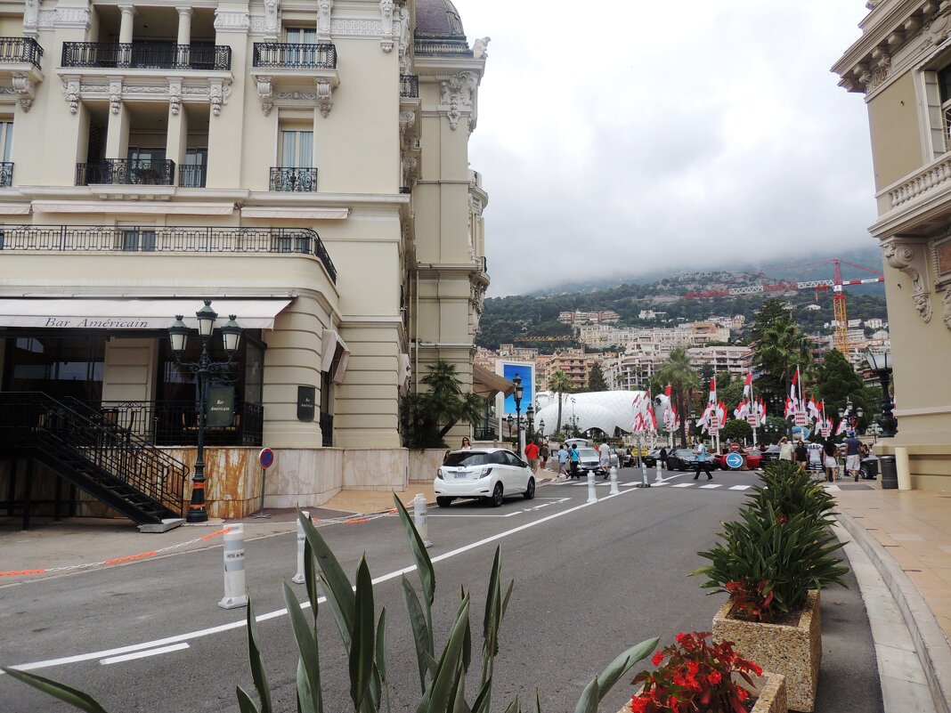 На улицах Монако - Гала 