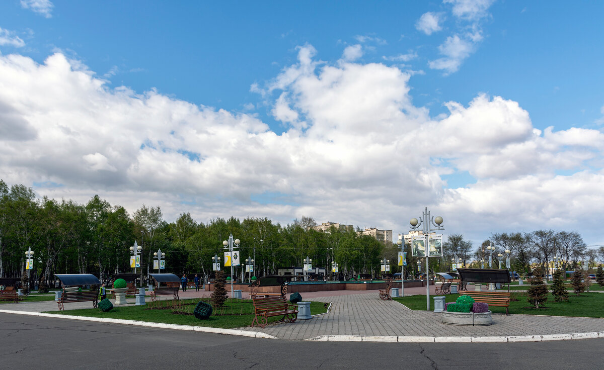 На площади у речного вокзала, г.Комсомольск-на-Амуре. - Виктор Иванович Чернюк