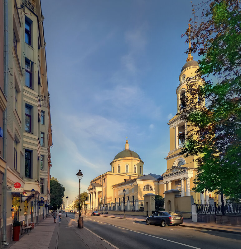 Москва. Церковь Большое Вознесение у Никитских ворот.  Место венчания А. С. Пушкина. - В и т а л и й .... Л а б з о'в