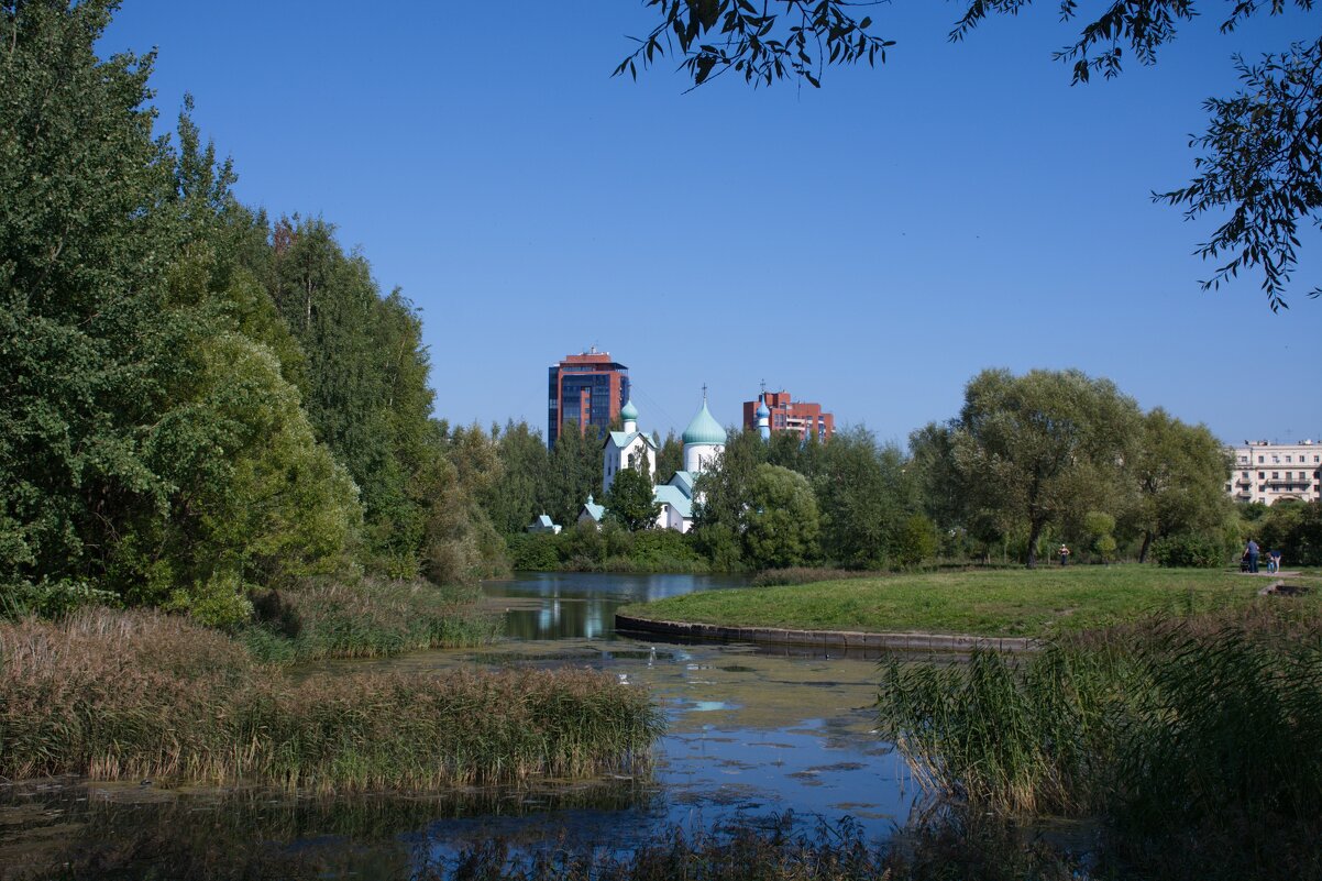 Вид на храм Сергия Радонежского в Пулковском парке - Валентина Папилова