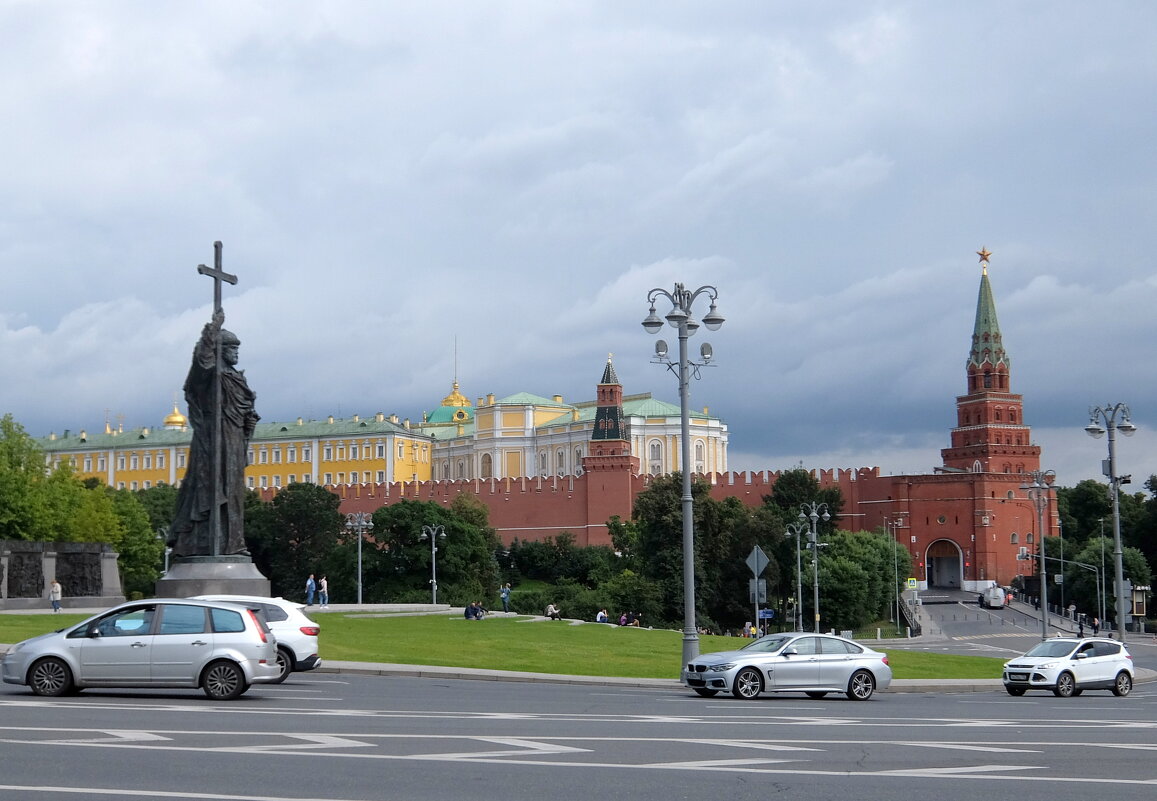 Вид на Кремль с Боровицкого холма. - Люба 