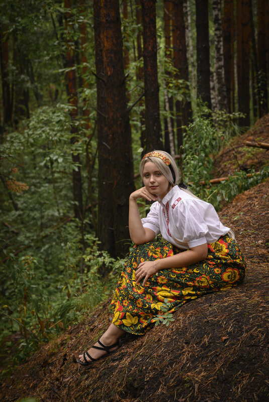 В лесу. - Андрей + Ирина Степановы