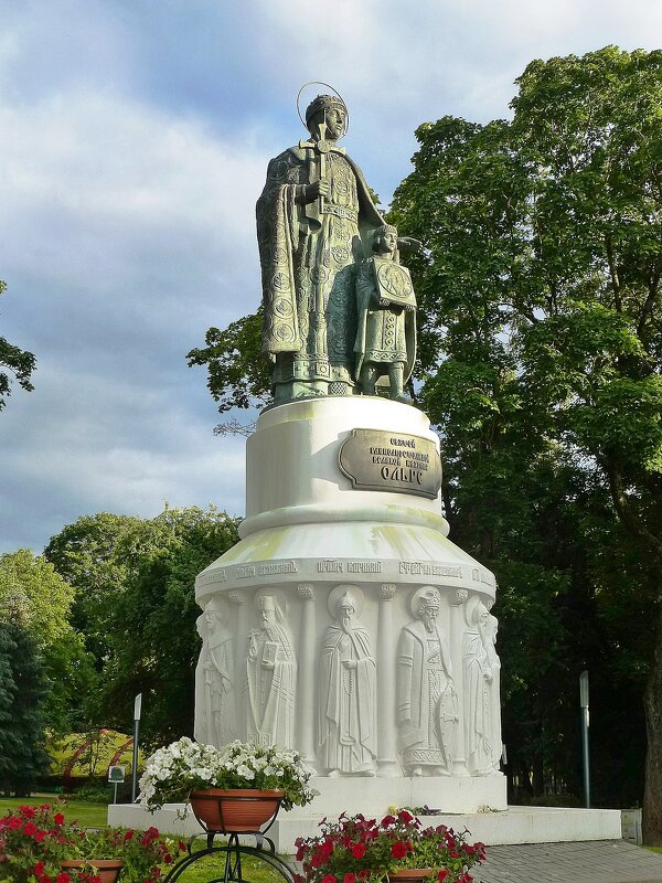 Псков. Памятник княгине Ольге - Лидия Бусурина