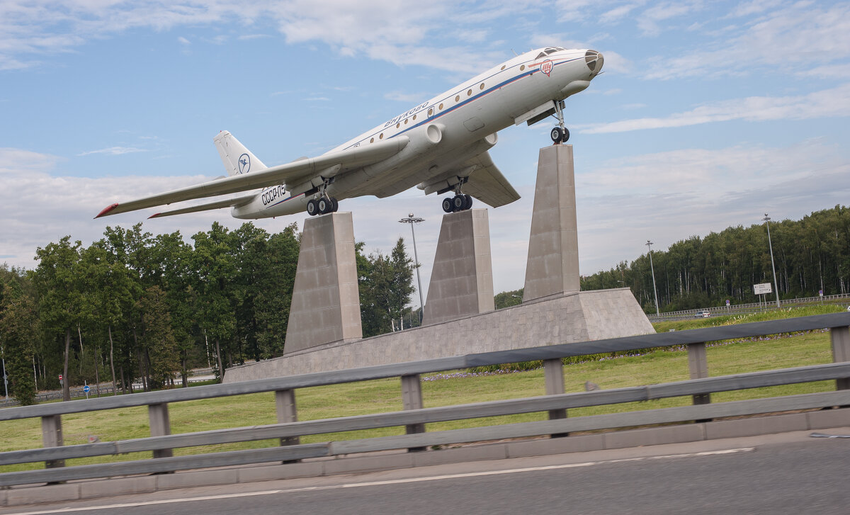 Самолёт-памятник Ту-104Б - Валерий Иванович