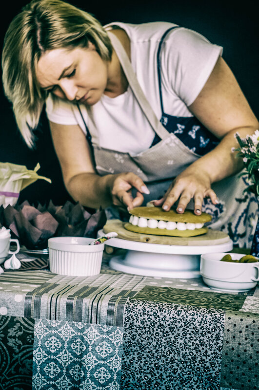 Приготовления торта - Наталья Татьянина