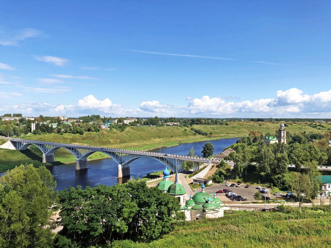 Исторический центр  Старицы  и мост через Волгу - Евгений Кочуров