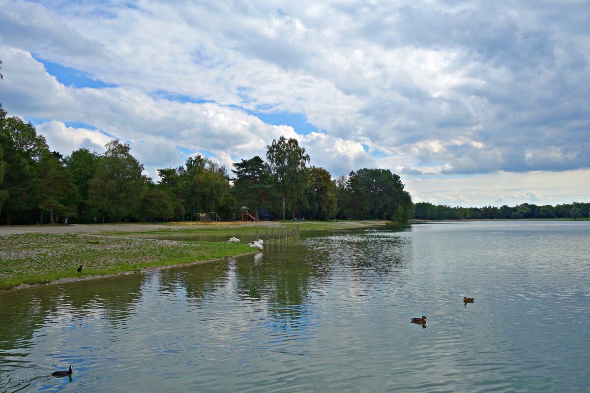 ... городское озеро в Аугсбурге.... - Galina Dzubina