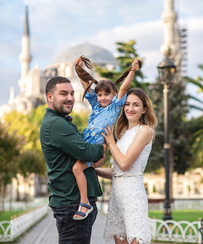 Семья в Стамбуле - Ирина Лепнёва
