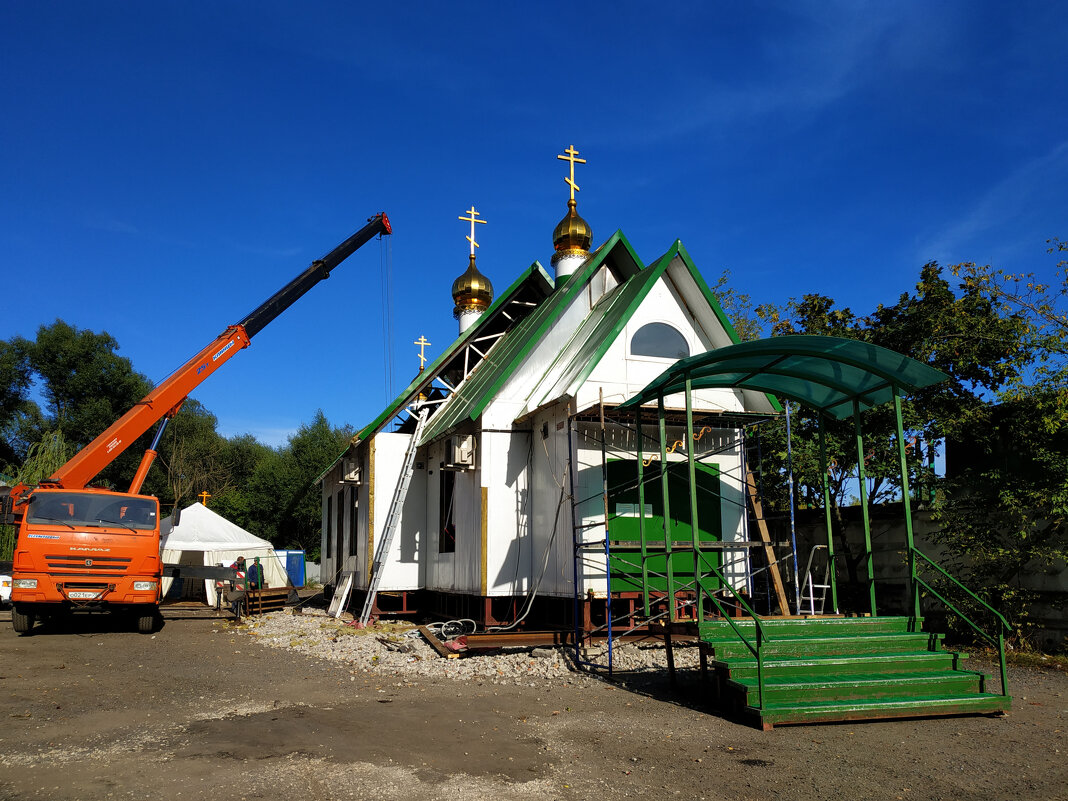 Церковь, которую четверть часа назад перенесли - Андрей Лукьянов
