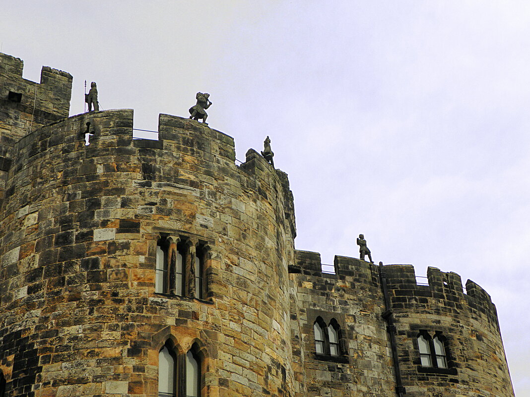 Замок А́лник — замок на севере Англии в графстве Нортумберленд - Галина 
