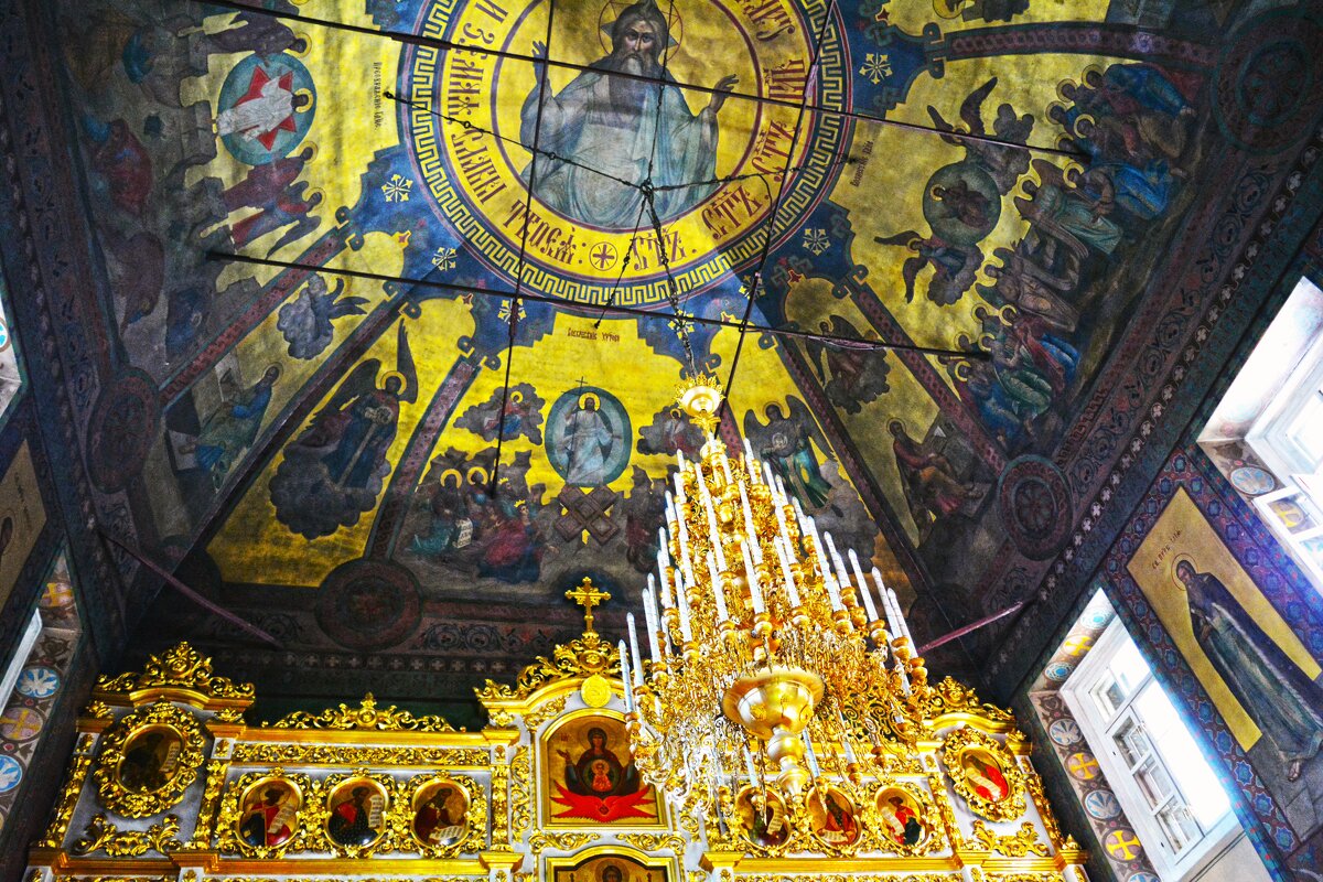 Потолок  Всехсвятской  церкви - Русский Шах Гончар