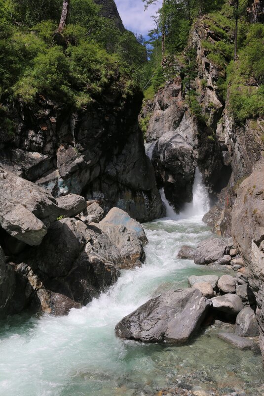 Водопад на реке Кынгырга - Ольга 