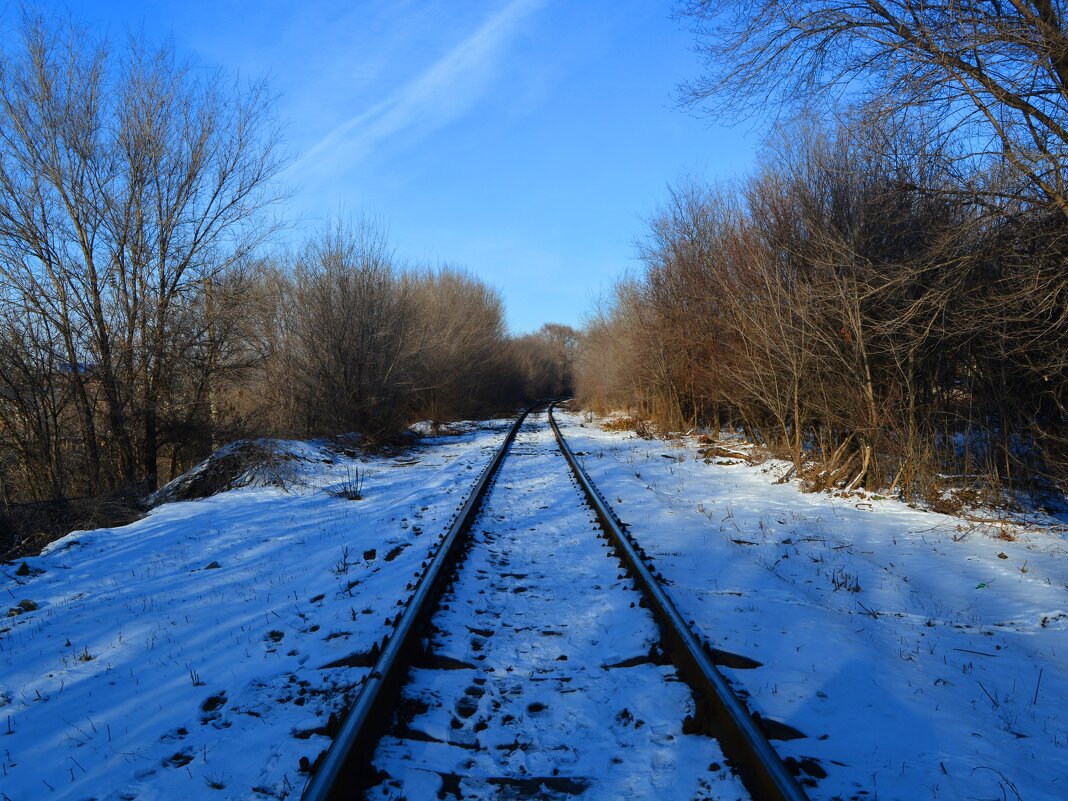 Каменоломни. Снег вдоль старой железной дороги. - Пётр Чернега