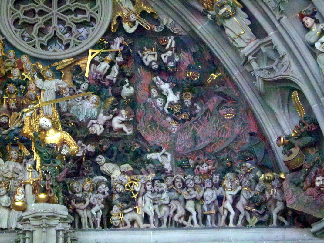 фрагмент барельефной композиции страшный суд   у входа в кафедральный собор.Берн - Гала 