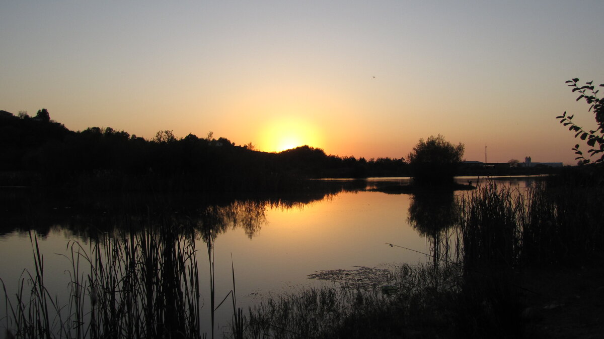 Закат на искусственном озере - aleko pikaso 