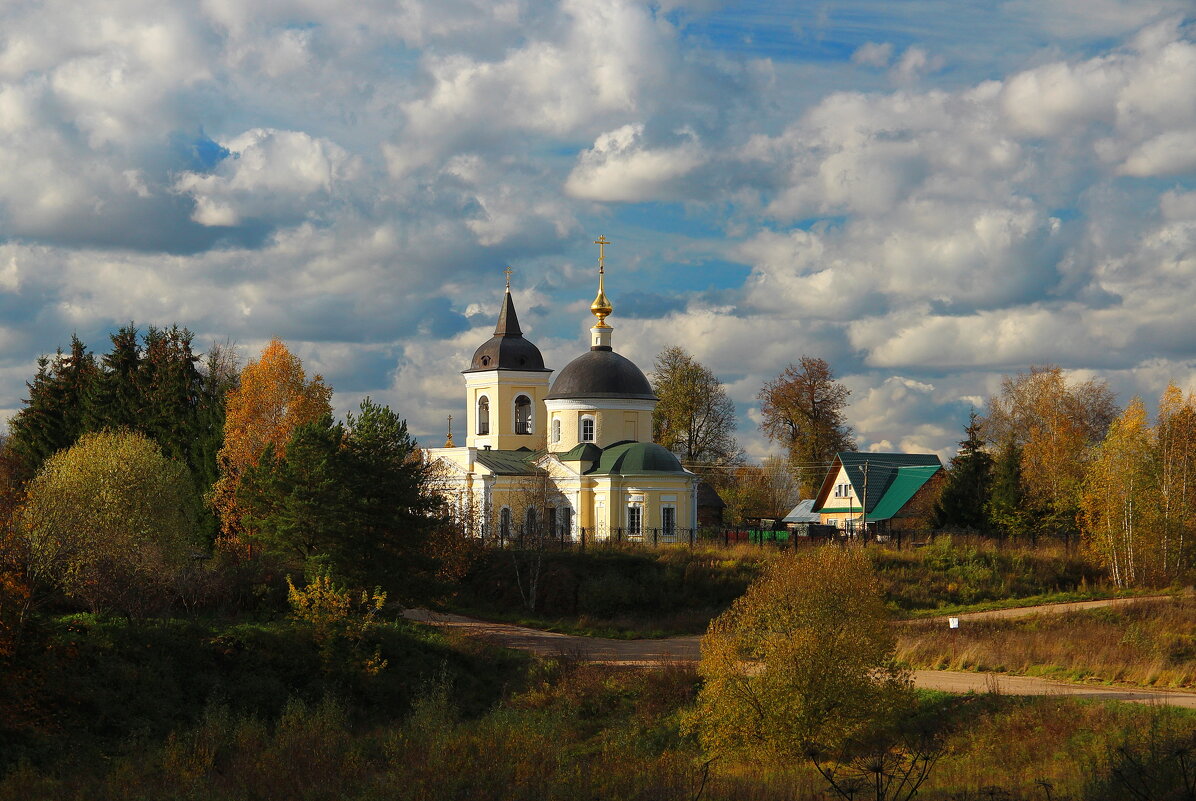 Церковь осенью - Евгений (bugay) Суетинов
