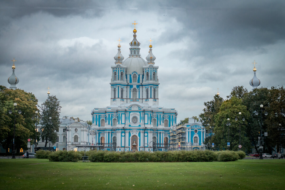 *** - Андрей Гомонов