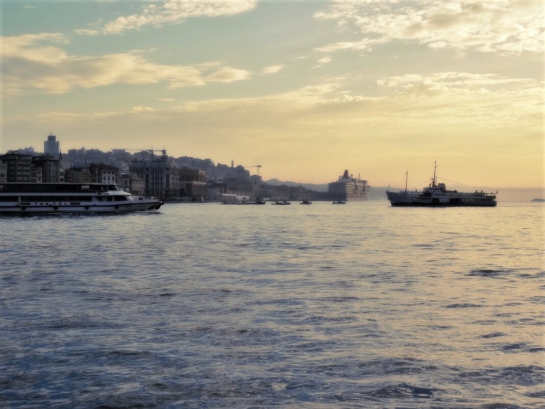 Стамбул, раннее утро на Босфоре - wea *