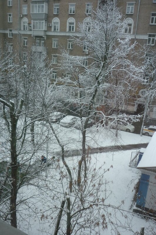Ура! Первый снег в городе! - Татьяна Юрасова