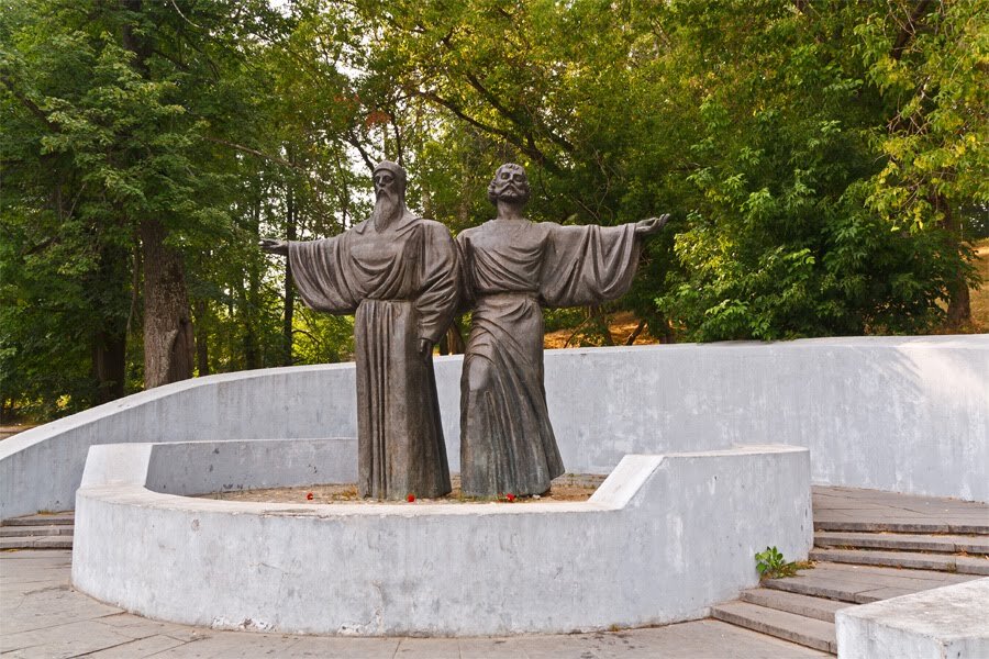 Памятник основателям Череповца инокам Феодосию и Афанасию - MILAV V