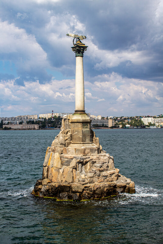 Памятник затопленным кораблям - Boris Zhukovskiy