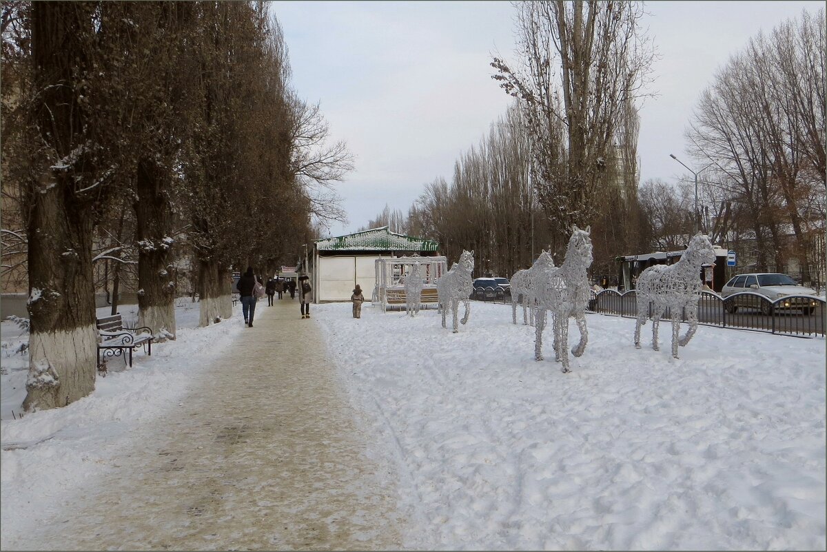 Новогодние кони в моём городе - Татьяна Смоляниченко